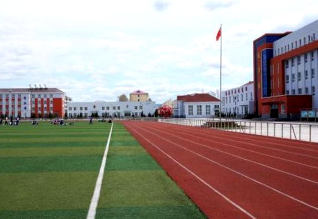 校园操场与校园安防场景